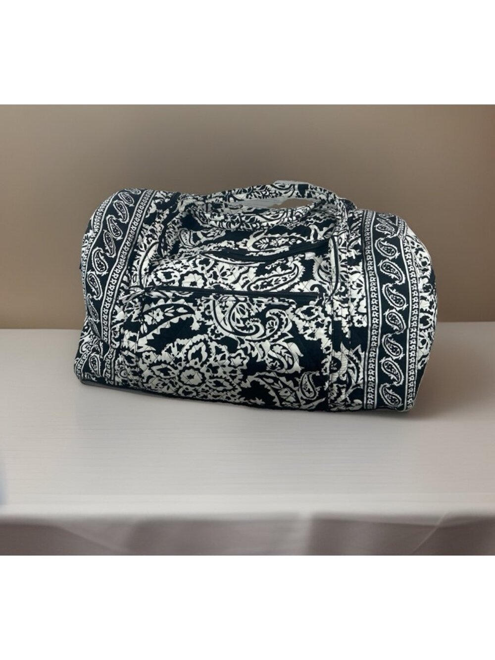 Black And White Paisley Quilted Large Duffel Weekender Bag Multi zip 21” X 11”